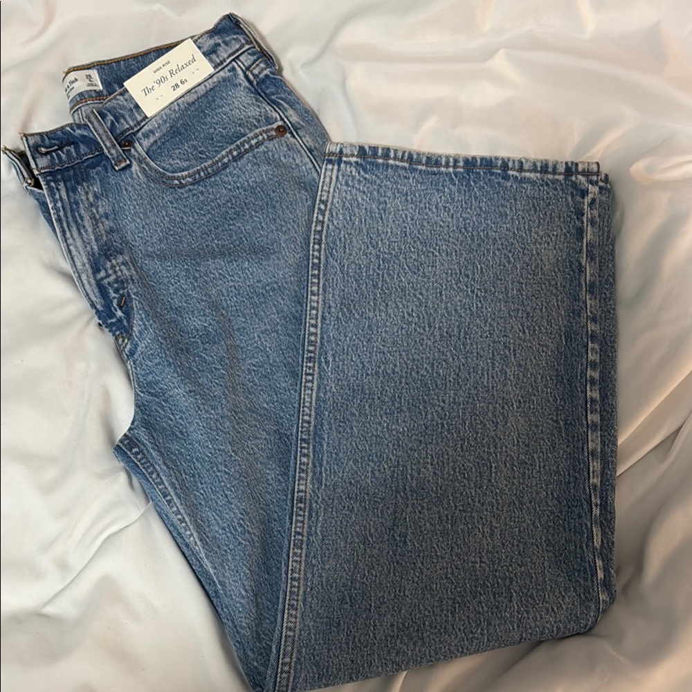Abercrombie Fitch The 90s Relaxed Jean